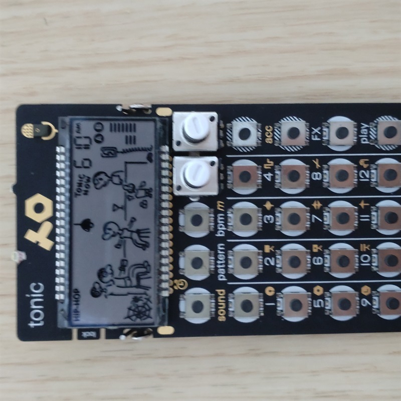 Teenage Engineering PO-32の画像